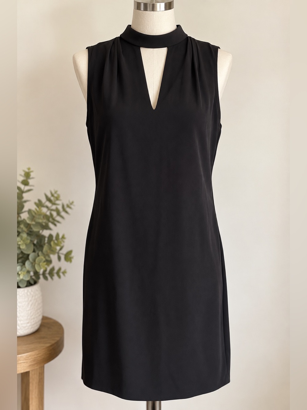 WHBM Black Sleeveless Mock Neck Cutout Shift Dress Size 6